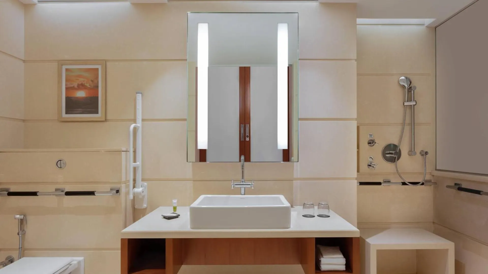 *****  Courtyard By Marriott Kochi Airport Hotel Nedumbassery India