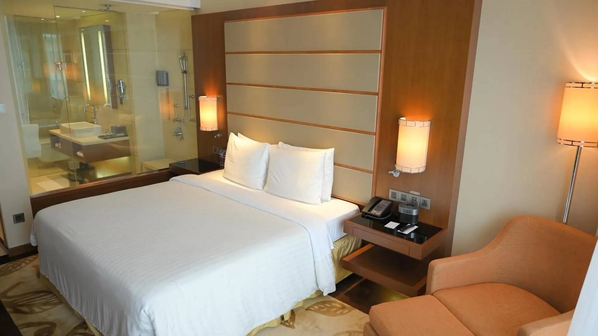 Courtyard By Marriott Kochi Airport Hotel Nedumbassery